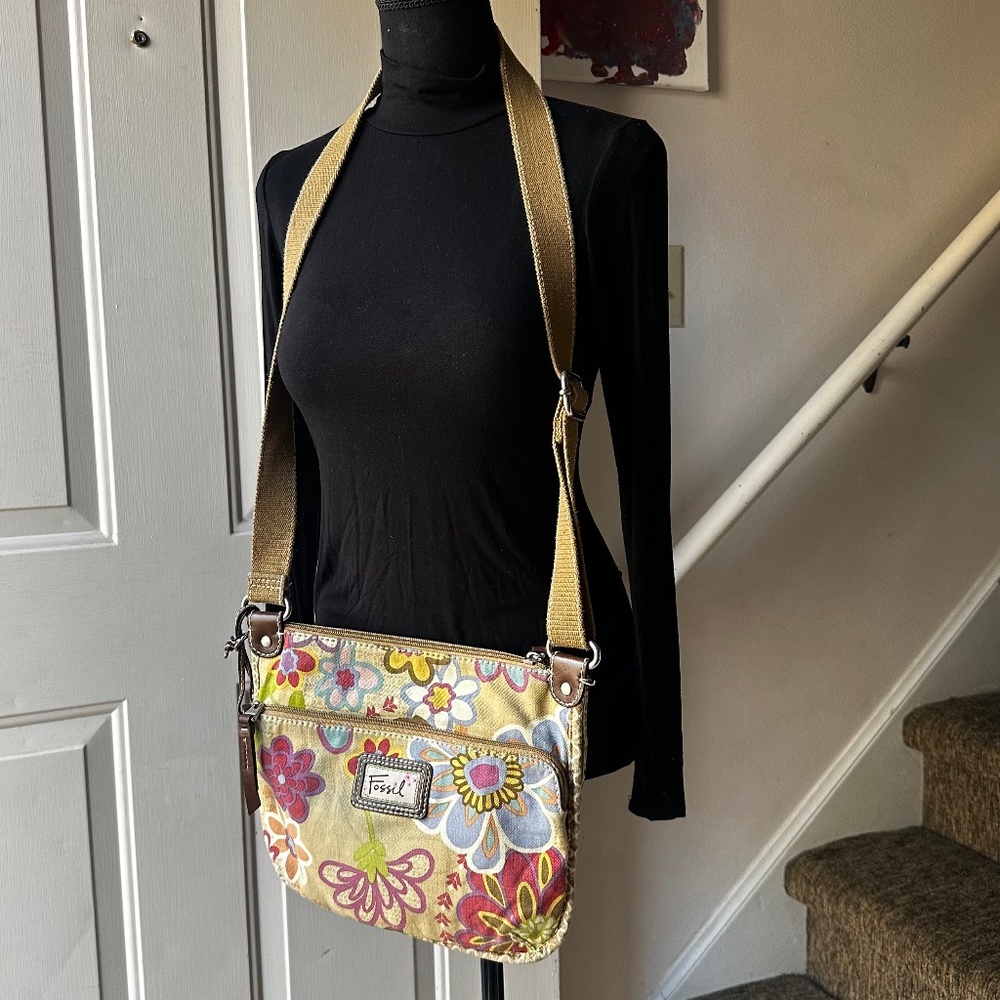 Fossil Canvas/Leather floral print Crossbody Bag.